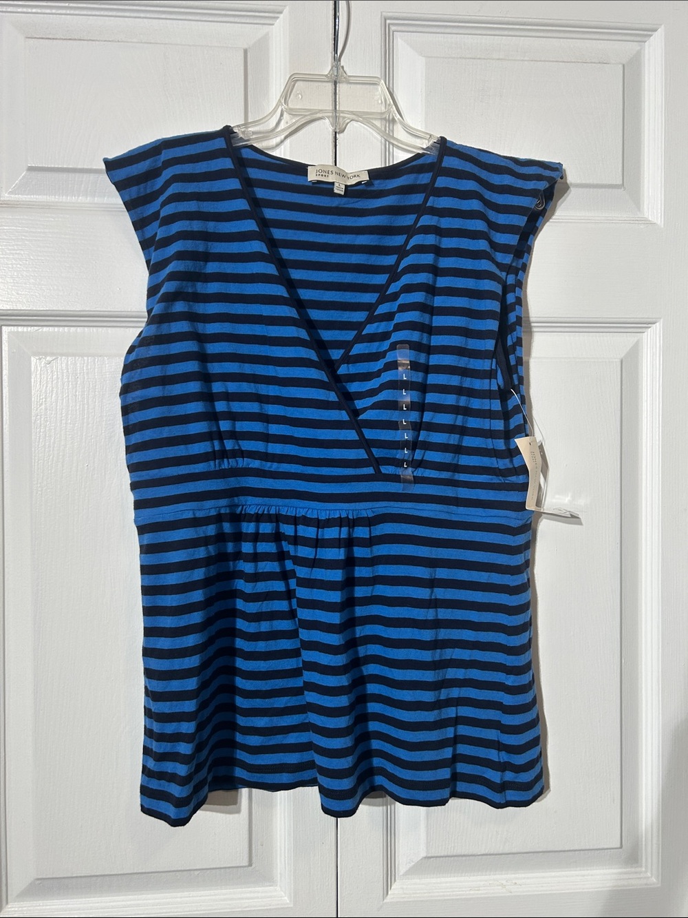 NWT Jones New York Striped Blue 
 V-Neck Sleeveless Women’s Top Size L Large